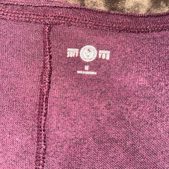 SO Burgundy Long Sleeve V-Neck Tunic – Size M - Picture 2 of 5